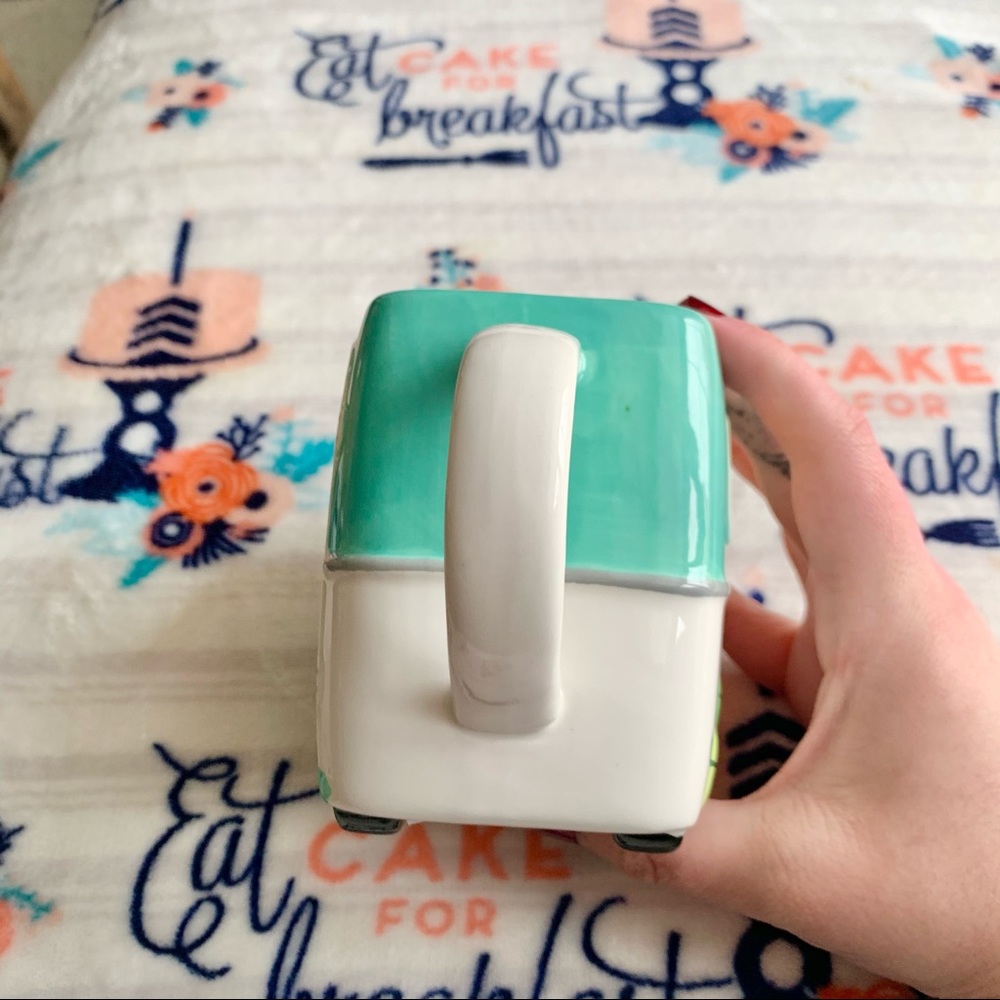 ๐ BOHO Hippie RV Christmas Ceramic Mug โฎ๏ธ - Picture 5 of 6